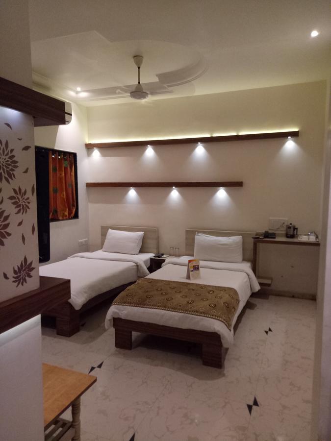 Prithvi Hotels Ahmedabad Exterior photo